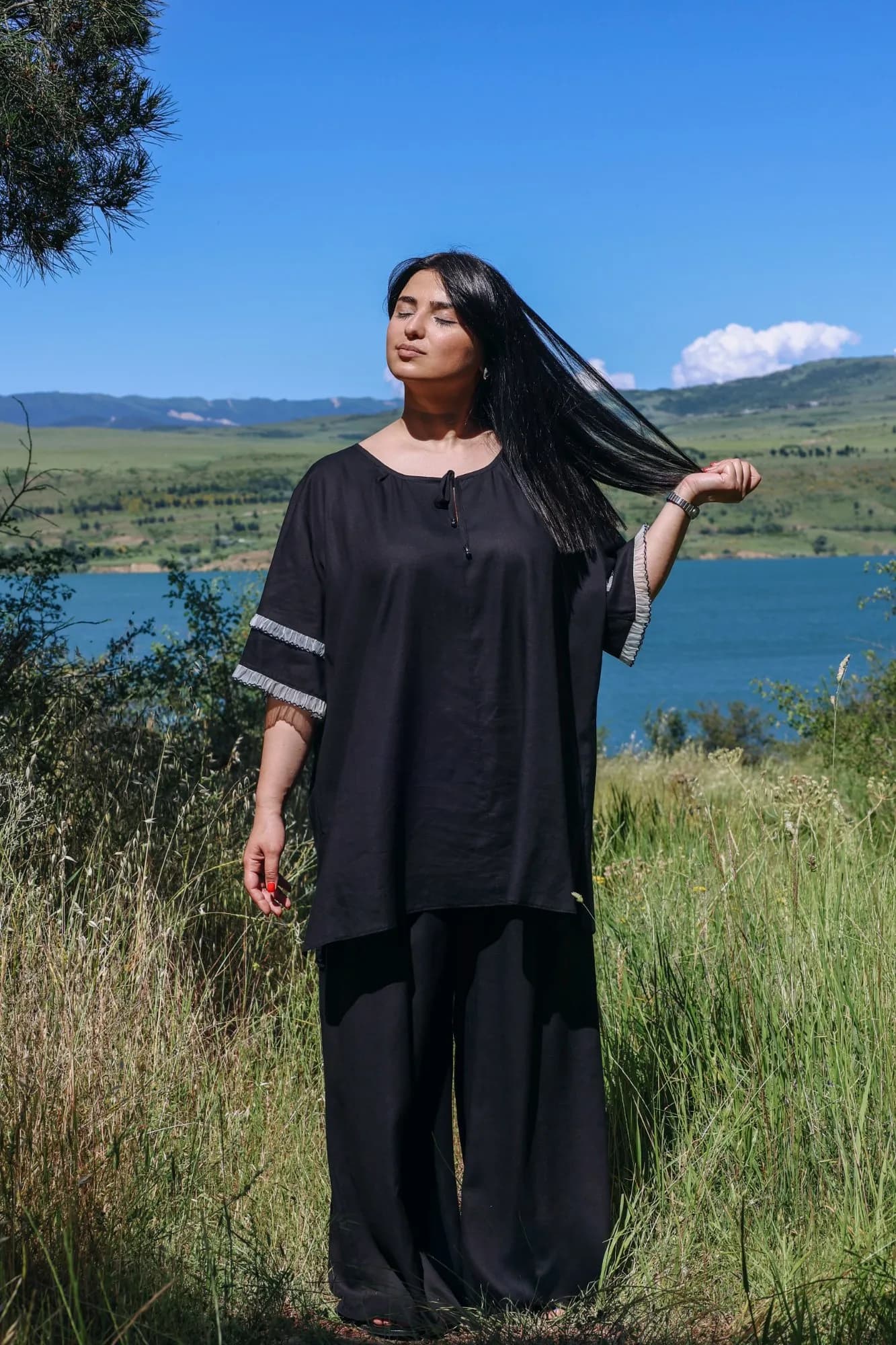 Elegnat Black Two-Piece Set 1